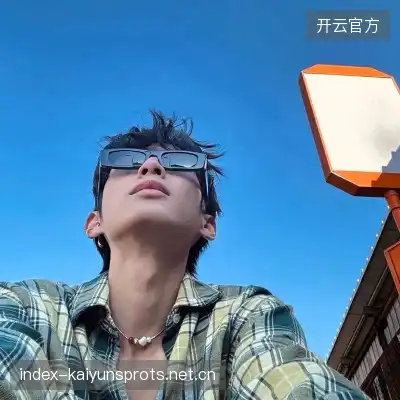 龙含雅